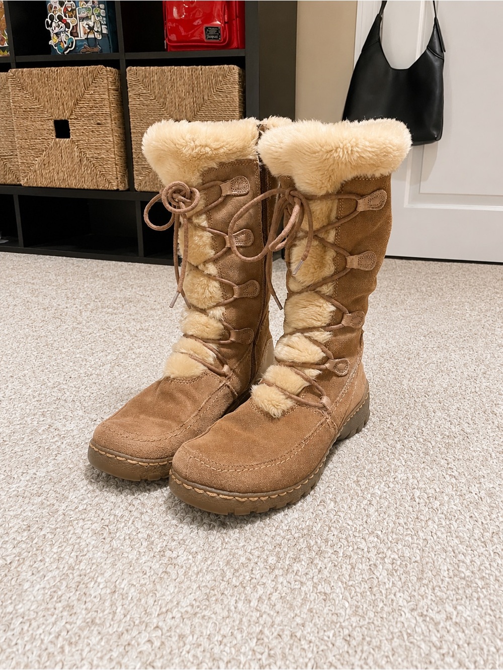 BareTraps Women's Tan Suede Shearling Lace-Up Winter Boots